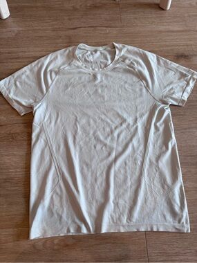 lululemon athletica Men's Short-Sleeve Crew Tee in Off-White/Cream
